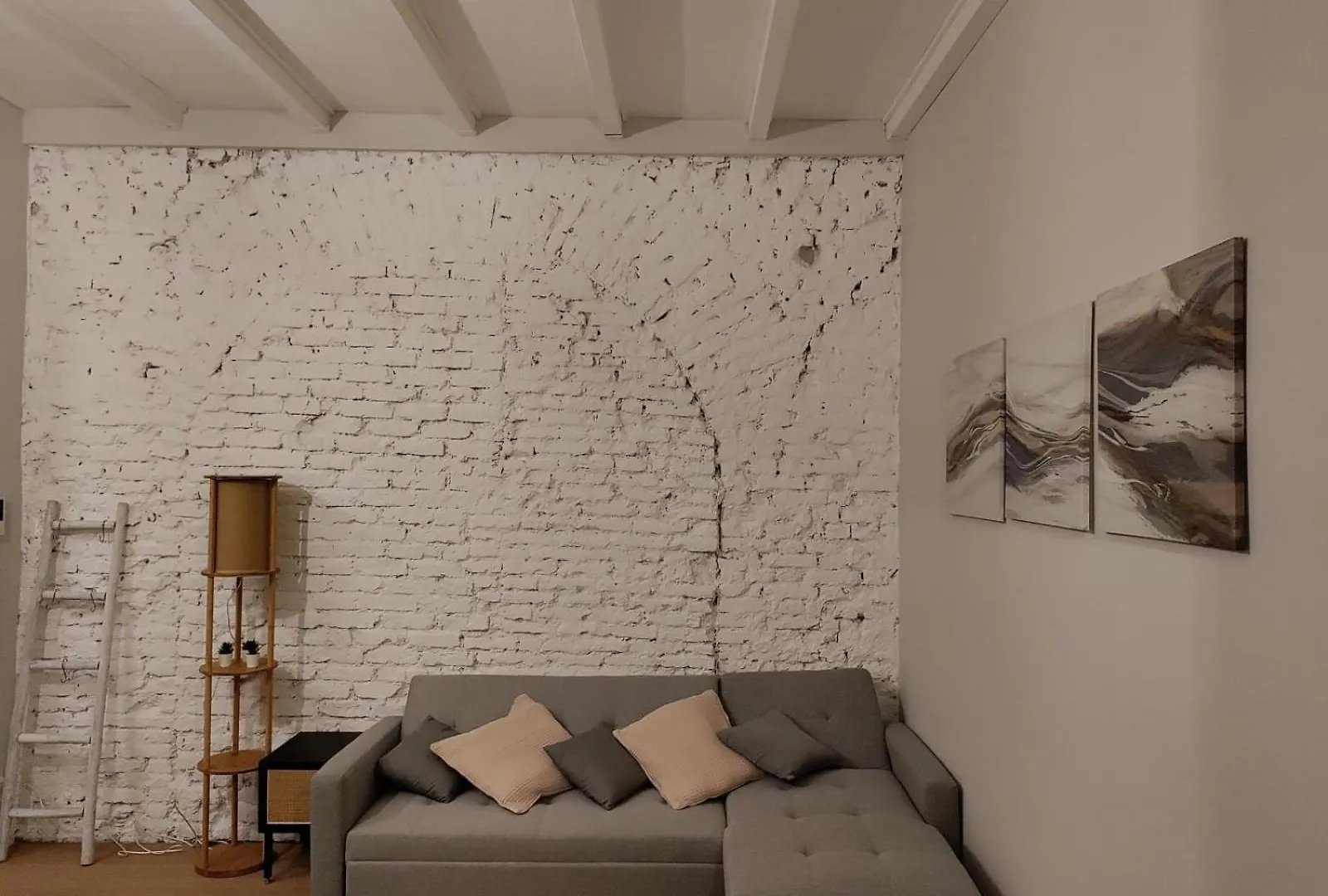 Nice Home Milano Ticinese 0*, Milan Italy