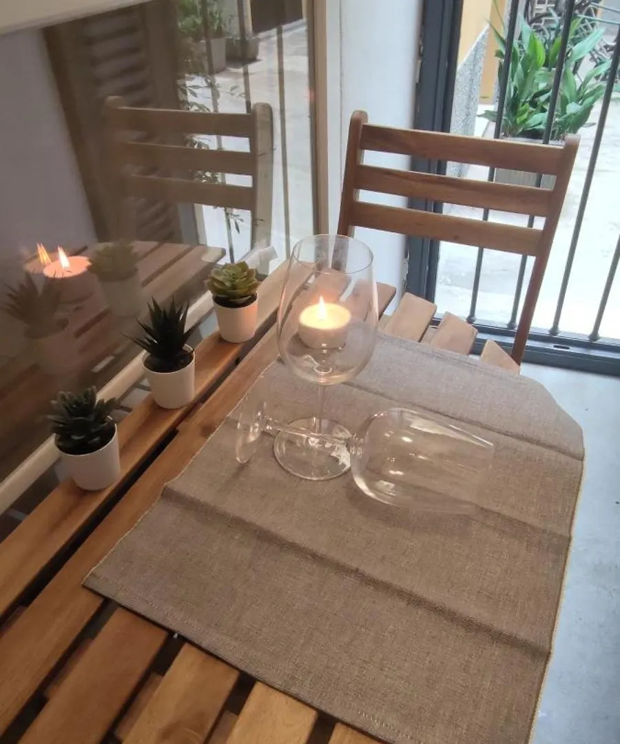 Nice Home Milano Ticinese 0*, Milan Italy