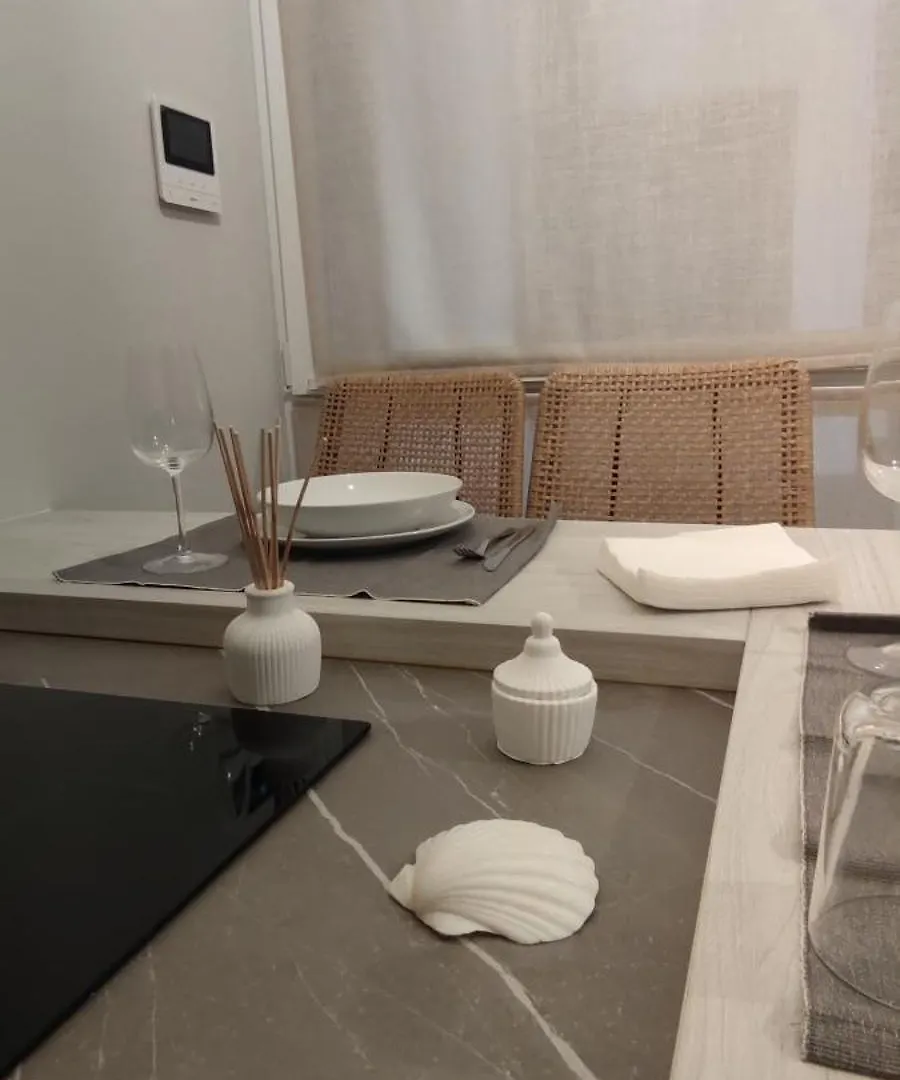 Nice Home Milano Ticinese 0*, Milan Italy